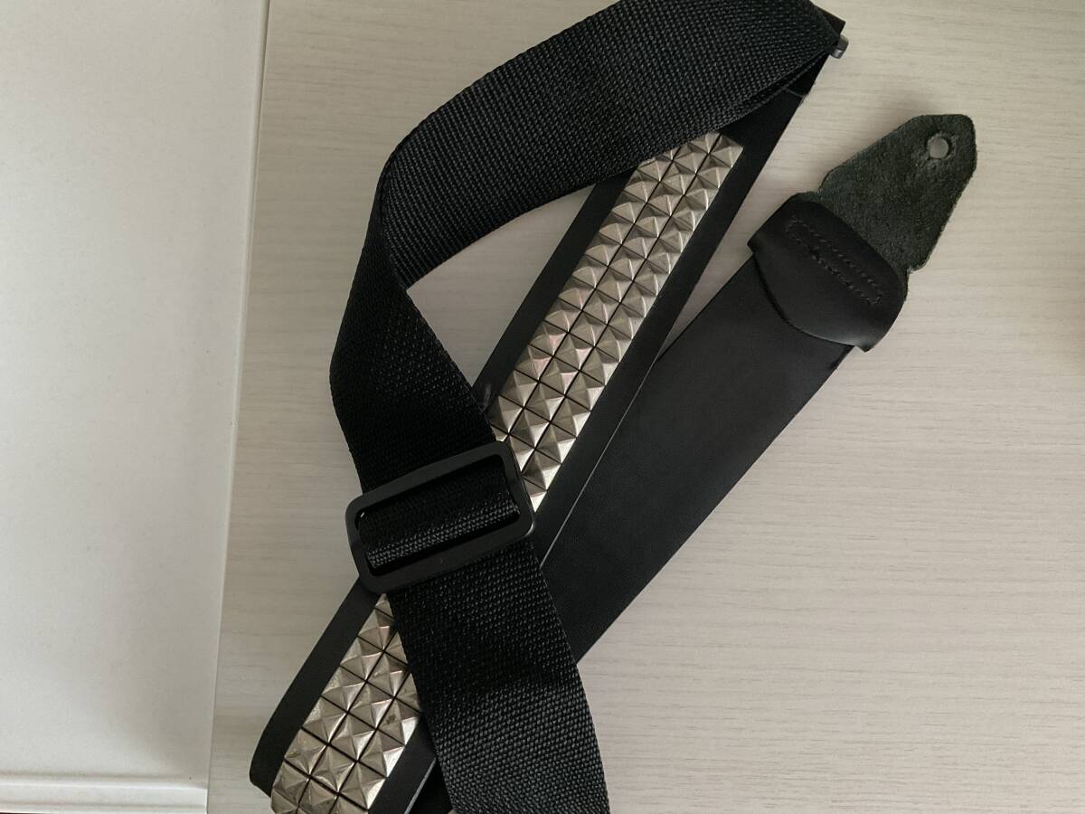  guitar strap tack three row black 