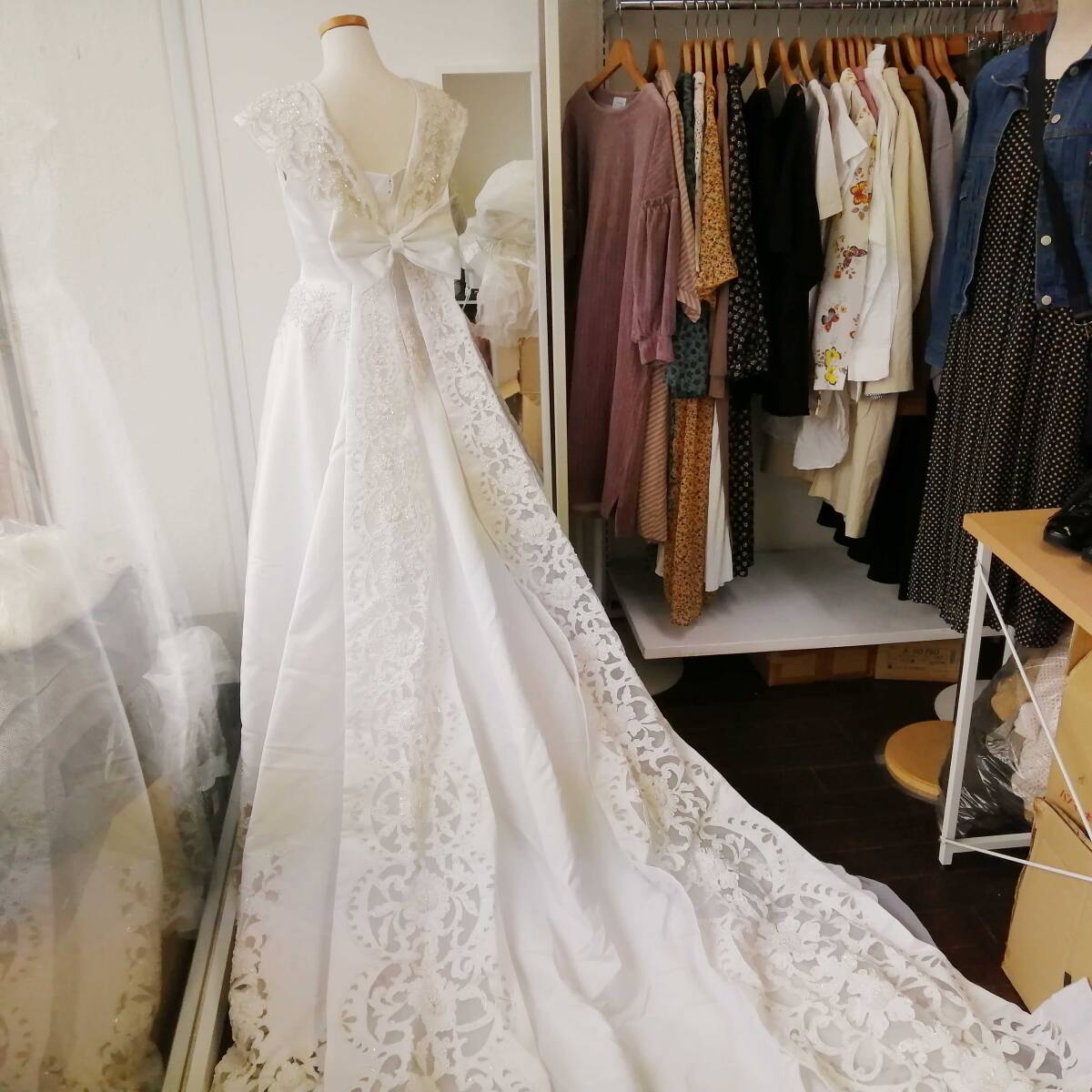  wedding dress race . ribbon . feature. dress.! Super Long train! Royal retro presentation Mai pcs costume also.240503ari⑤