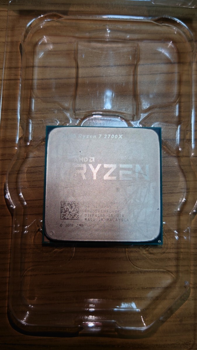 CPU AMD Ryzen 2700X 付属品なしの画像1