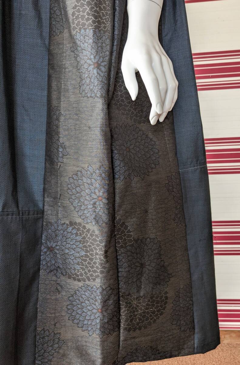 着物リメイク、大島紬3種類接ぎ合わせのロングタックワンピース、ハンドメイド_スカート部分脇接ぎ合わせ