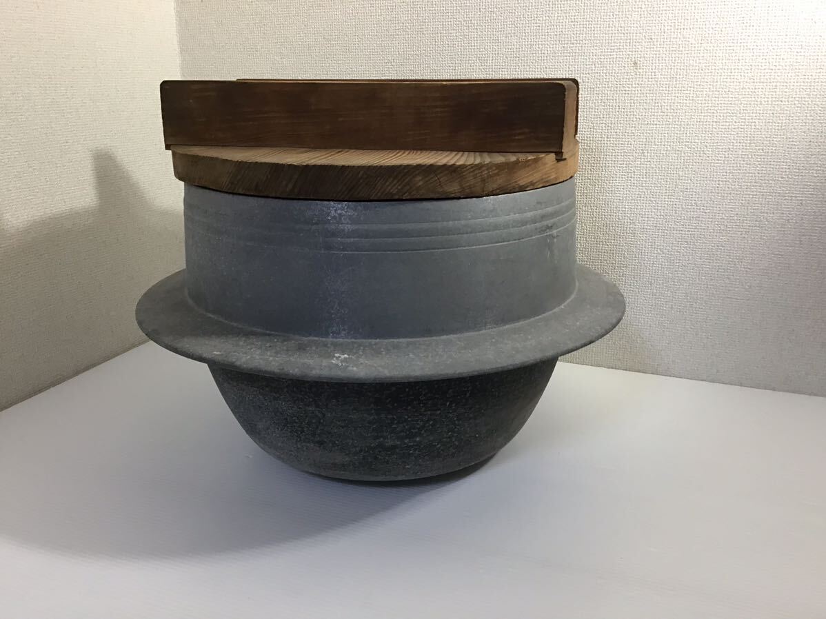 大型 昭和レトロ 羽釜 木蓋付 内径39cm 深さ30cm はがま 炊飯鍋 大型 昭和レトロ 羽釜 木蓋付 内径39cm 深さ30cm はがま 炊飯鍋