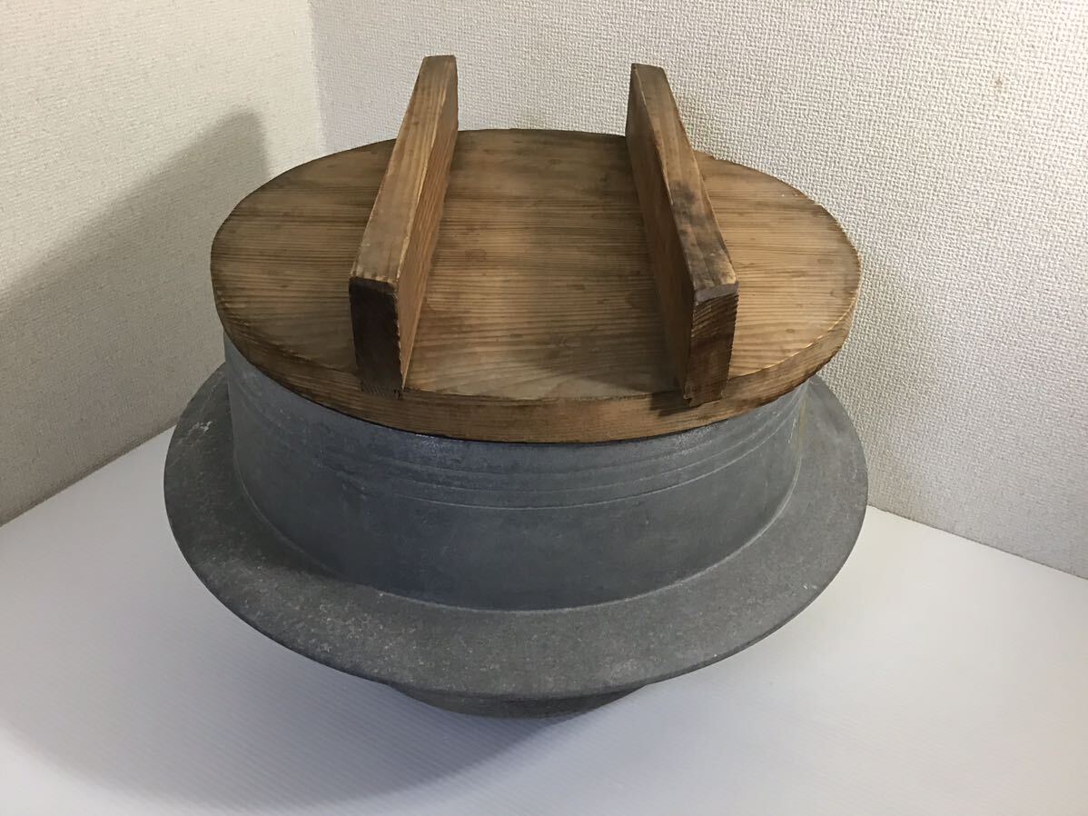 大型 昭和レトロ 羽釜 木蓋付 内径39cm 深さ30cm はがま 炊飯鍋 大型 昭和レトロ 羽釜 木蓋付 内径39cm 深さ30cm はがま 炊飯鍋
