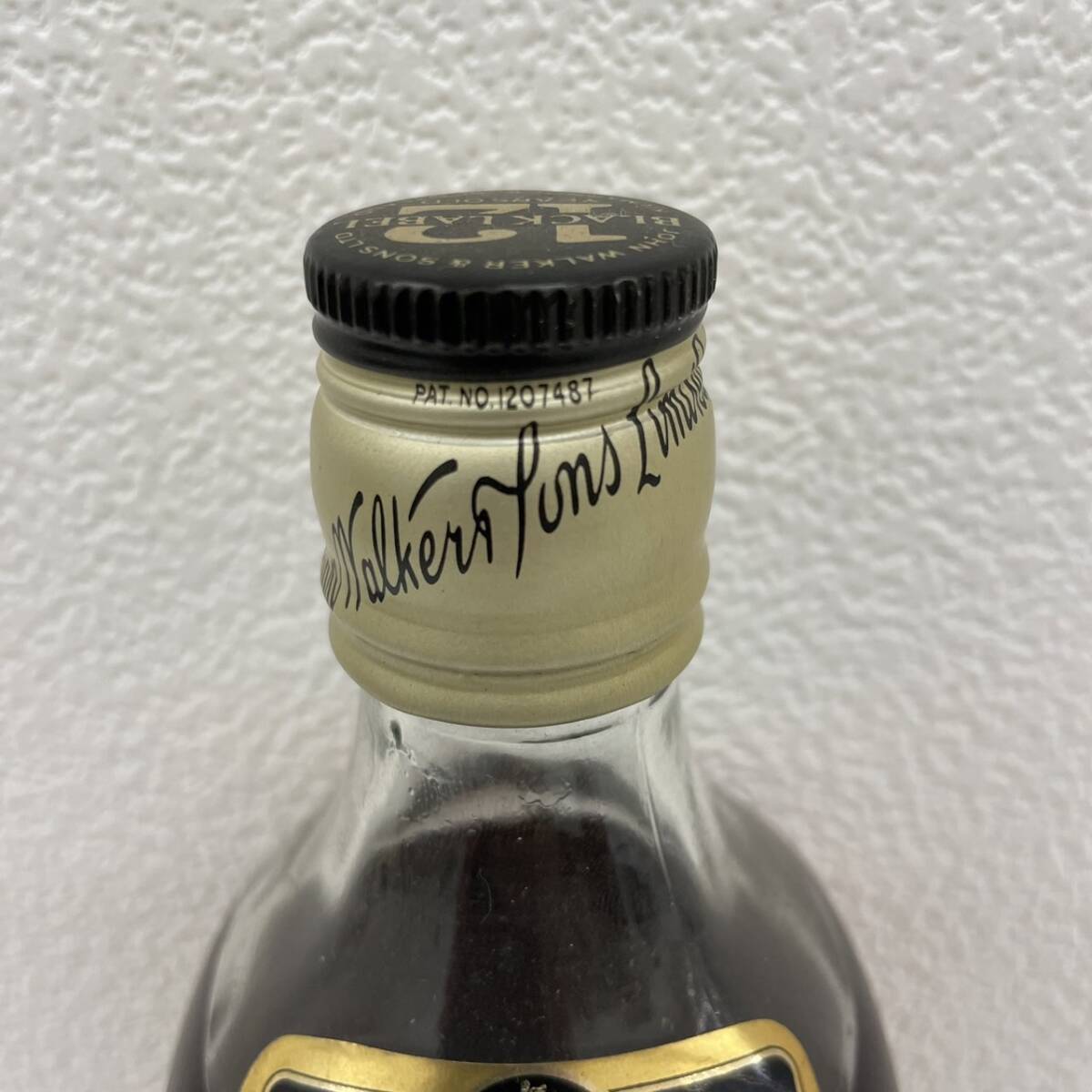 【HPF-4235】 1円～ 未開栓 Johnnie Walker ジョニーウォーカー BLACK LABEL ブラックラベル 12年 ウイスキー 750ml 43% アルコール_画像2