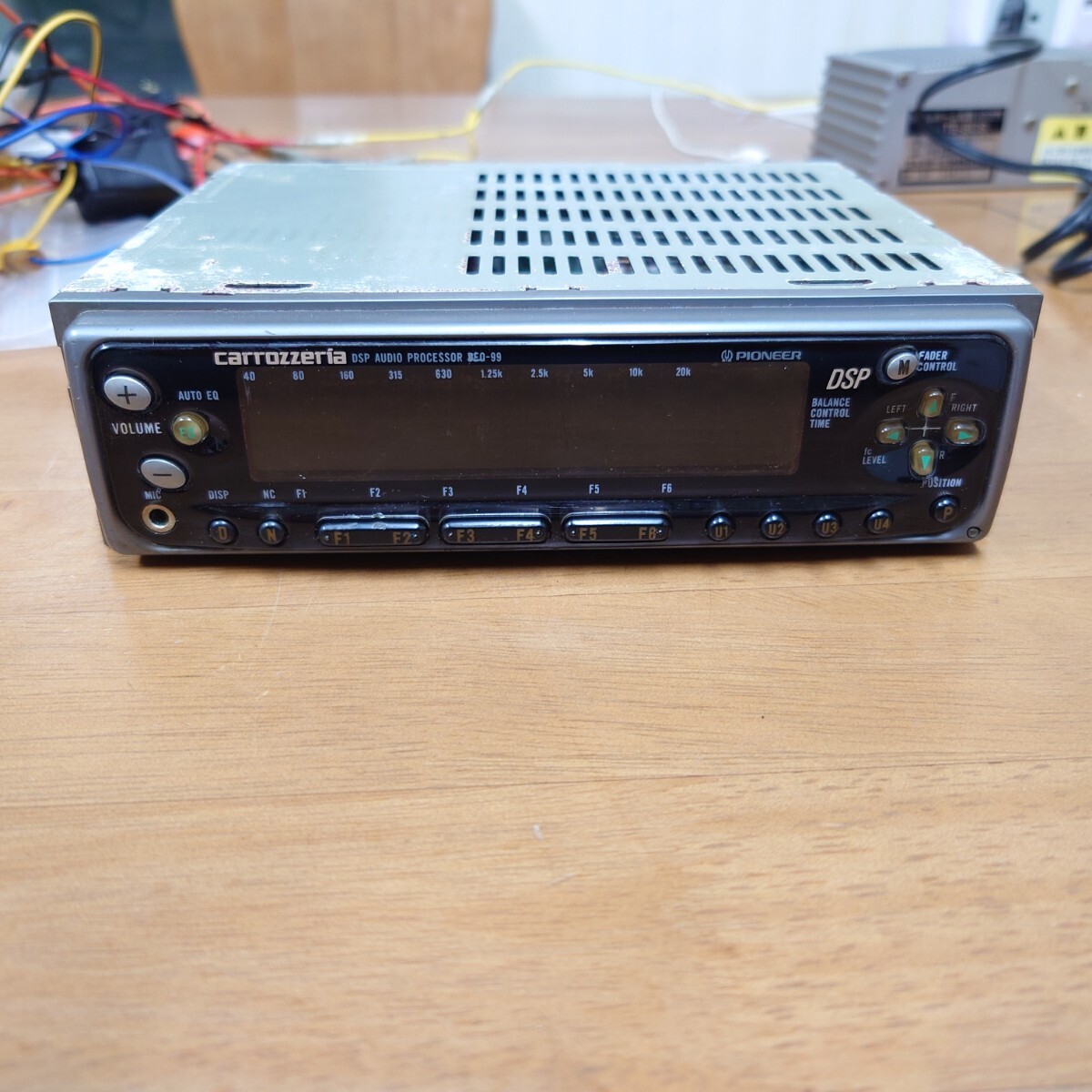 カロッツェリア DSP オーディオプロセッサー DEQ-99 イコライザーの画像1