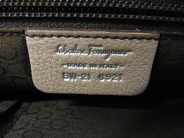 1円 ■美品■ Salvatore Ferragamo フェラガモ BW-21 6921 ガンチーニ レザー ワンショルダーバッグ 肩掛け ベージュ系 BK1098_画像6