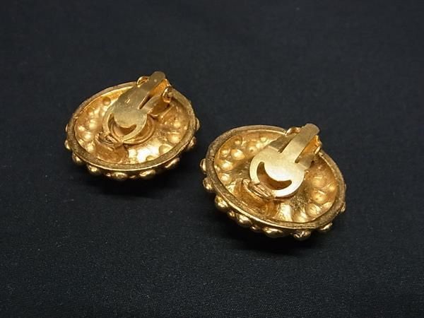 1円 ■美品■ CHANEL シャネル パール クリップ式 イヤリング アクセサリー レディース ゴールド系×アイボリー系 FA6613_画像2