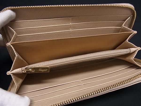 1円 ■美品■ Salvatore Ferragamo フェラガモ IY-22 B300 ダブルガンチーニ レザー ラウンドファスナー 長財布 ベージュ系 FA8089_画像3