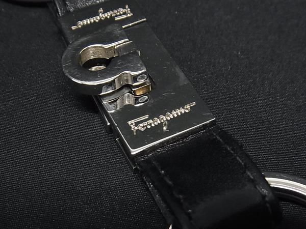 1円 ■美品■ Salvatore Ferragamo フェラガモ ガンチーニ キーホルダー キーリング バッグチャーム ブラック系×シルバー系 AZ3612_画像3