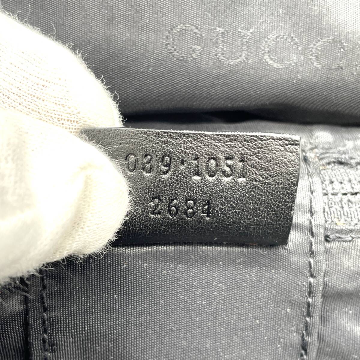 1 иен превосходный товар GUCCI Gucci GG парусина кожа косметичка ручная сумочка темно-коричневый черный 039 1051