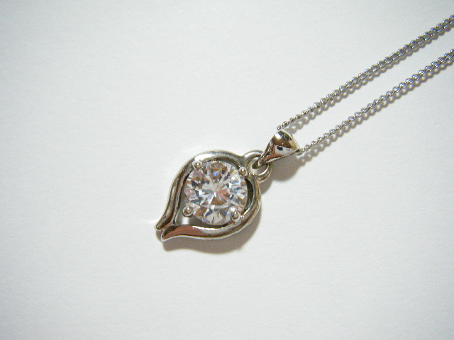 * Cubic Zirconia 8mm pendant necklace silver color [EB39]