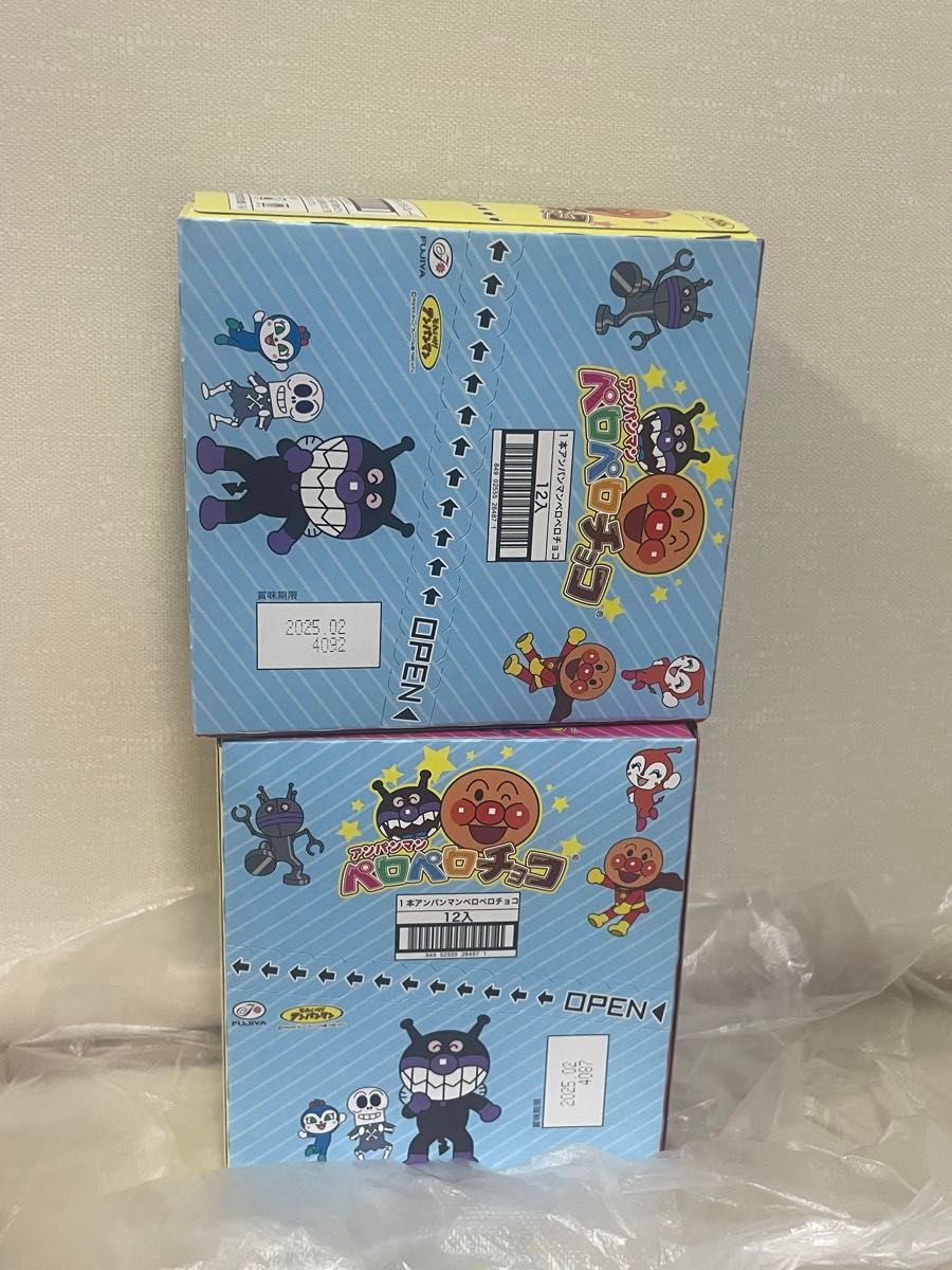 一箱950円アンパンマンペロペロチョコ12本