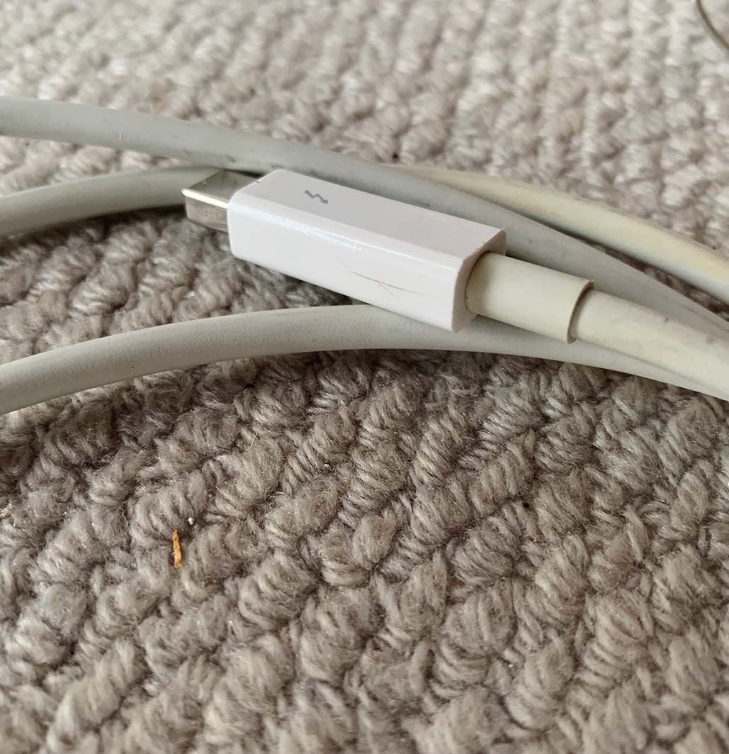Apple Thunderbolt Cable (2.0m) оригинальный 2m б/у товар 