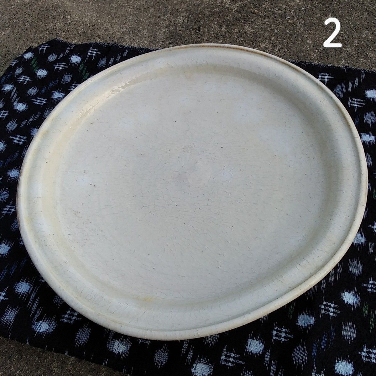 信楽焼　大皿　ピザ皿　盛皿　白色　乳白色　象牙色　2
