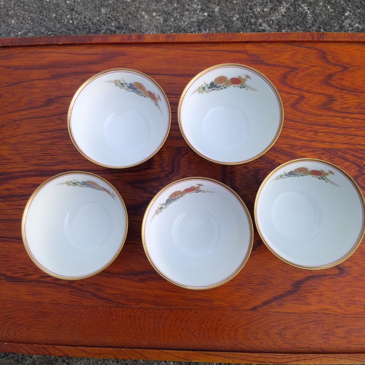 香蘭社　湯呑み　湯呑み茶碗　煎茶　日本茶　茶碗　5客セット 金彩 グリーン 和食器 花柄 湯飲み