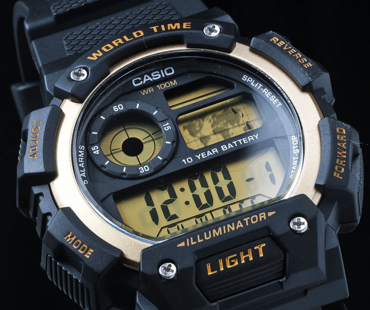 逆輸入カシオ 長持ち10年電池 軽さ50g 新品 100m防水 超多機能世界時計 デジタル 腕時計 CASIO 激レア日本未発売ブラック＆ゴールド_画像5