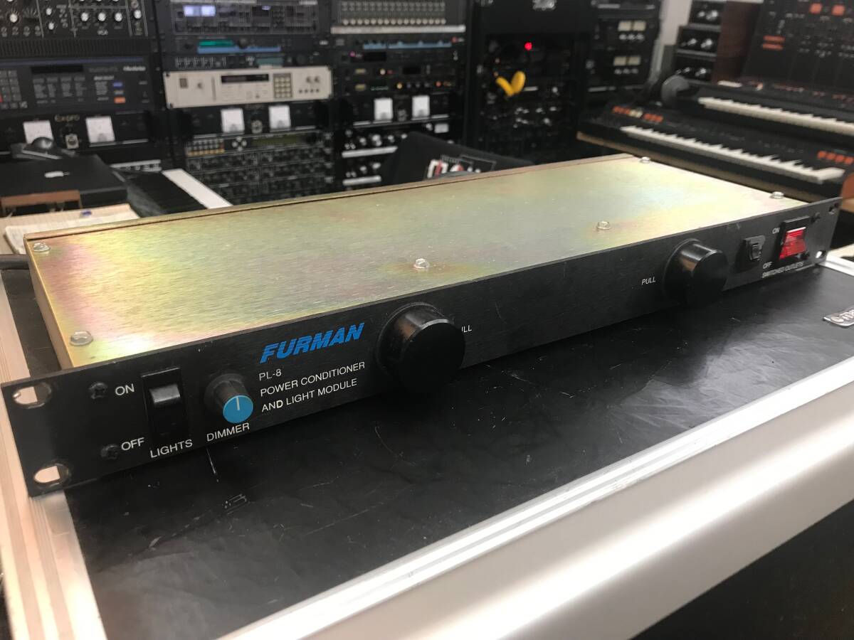 Furman PL-8 パワーコンディショナー ライト付き 中古動作品の画像1