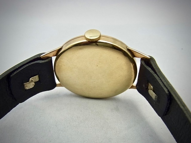 Tudor (te.-da-* Tudor ) 9 pure gold dore Swatch 1950 period 