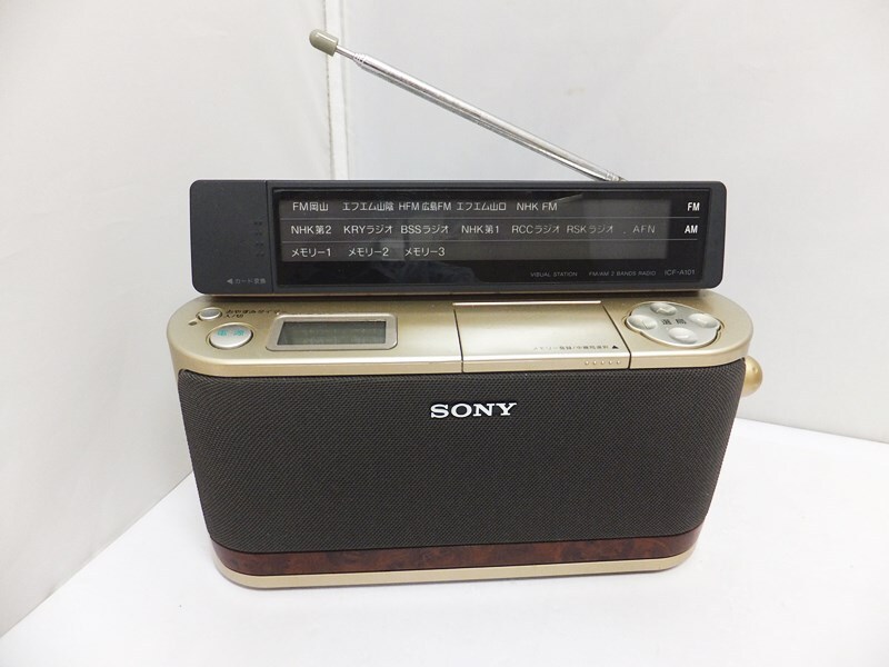 現状品・ジャンク扱い SONY ソニー FM/AM PLLシンセサイザーポータブルラジオ ICF-A101 / カード(14枚)・イヤホンあり 電源コード無し_画像1