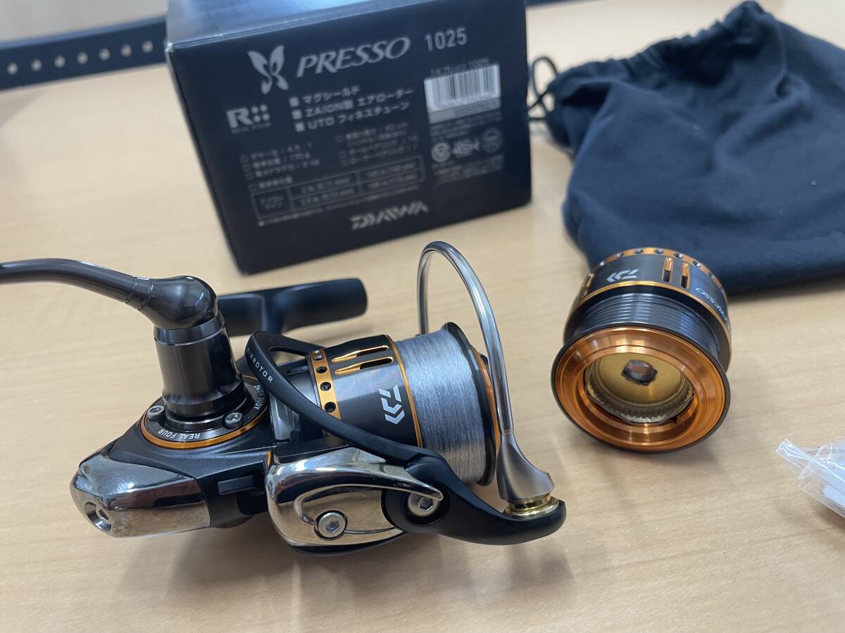 美品 daiwa 14 プレッソ1025 予備スプール付きの画像3