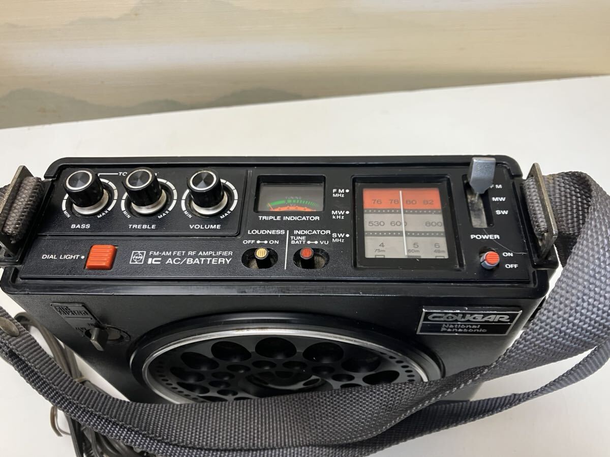 National Panasonic COUGAR クーガ RF-888 BCL ラジオ 通電FM 受信確認済み 中古 現状品 ジャンクの画像5