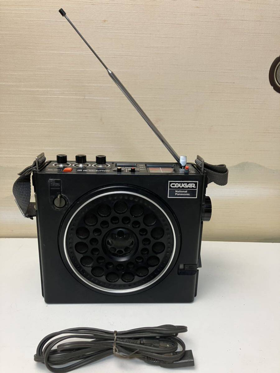 National Panasonic COUGAR クーガ RF-888 BCL ラジオ 通電FM 受信確認済み 中古 現状品 ジャンクの画像1