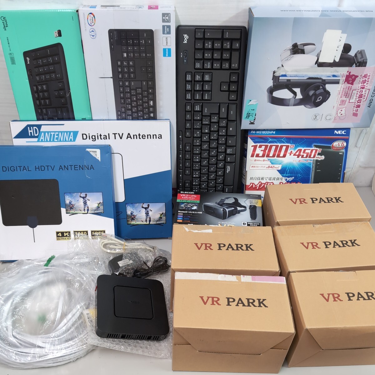 ③ consumer electronics PC peripherals together keyboard Logicool VR goggle router antenna large amount summarize Junk operation not yet verification 