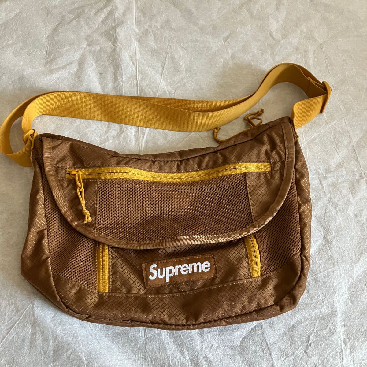 supreme シュプリーム スモール　メッセンジャーバッグ　Small Messenger Bag