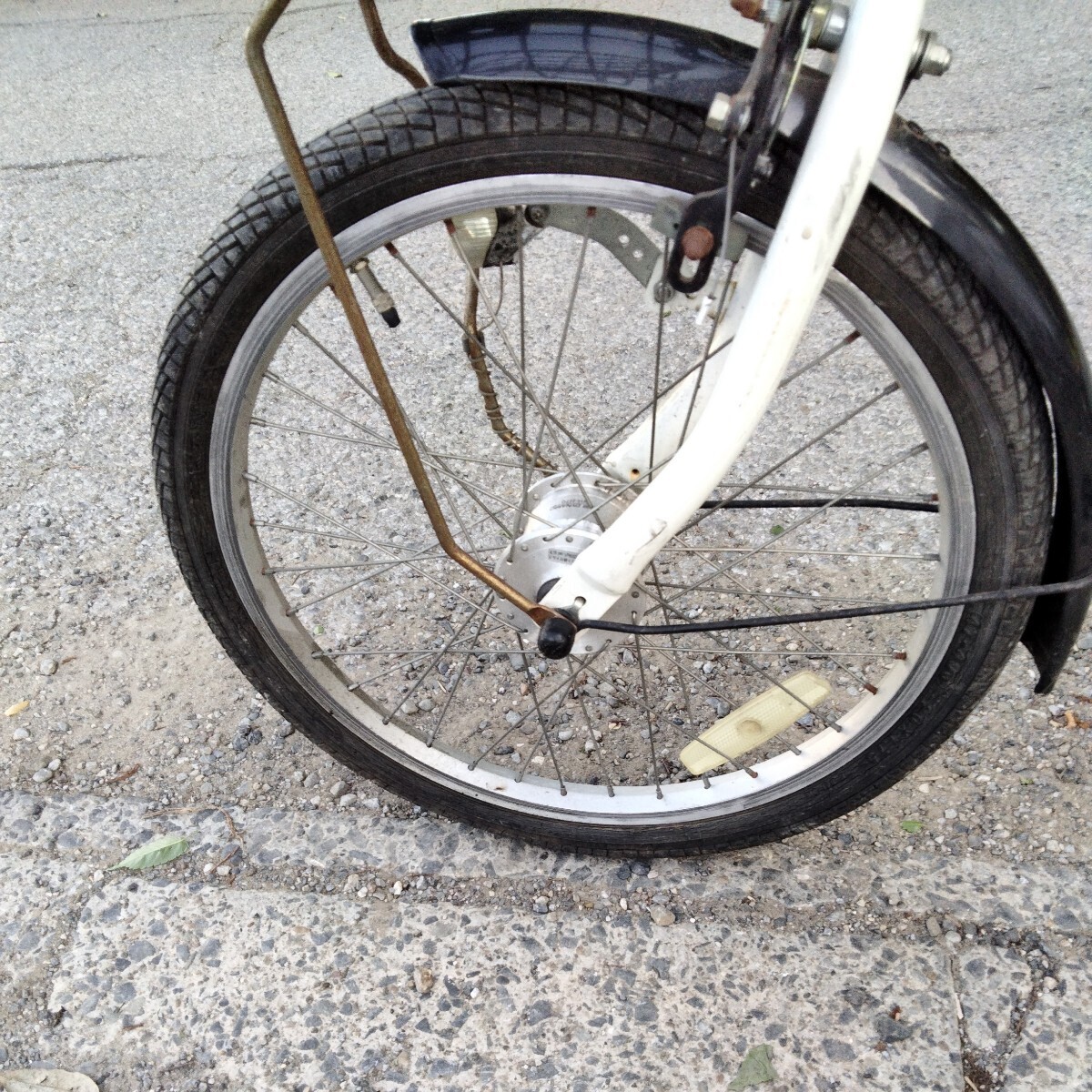 折りたたみ自転車 20インチ 6速 千葉県印西市船尾　直接引取希望_画像2