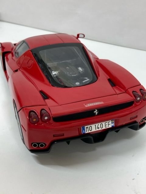  Kyosho 1/18 BBR MODELS Enzo Ferrari HE180001 ( красный ) ENZO FERRARI RED KYOSHO литье под давлением модель [H23]