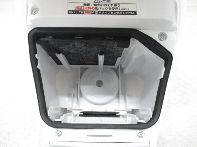 ◎美品 Panasonic パナソニック 紙パック式 電気掃除機 MC-PJ220G-W 軽量 クリーンセンサー パワーノズル 展示品 w504の画像3