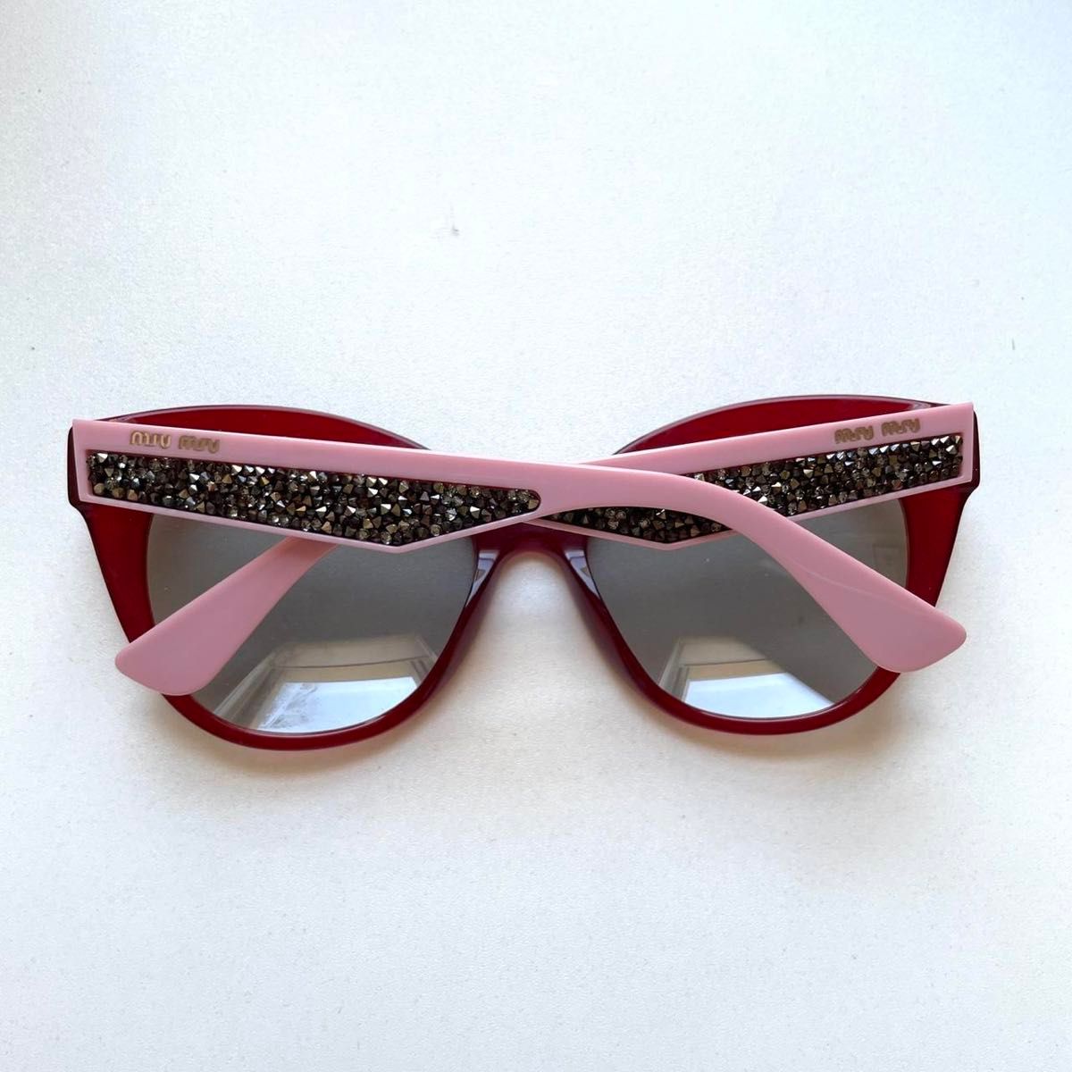 即納】希少 Miu Miu ミュウミュウ レッド ピンク キャットアイ 即納】希少 Miu Miu ミュウミュウ レッド ピンク キャットアイ
