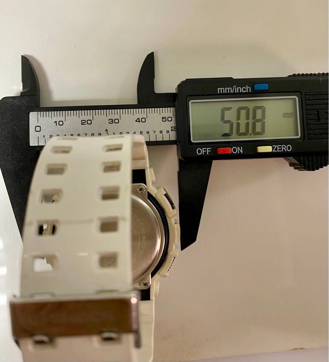 電池交換済美品 CASIO・ G-SHOCK・GA−110GW・カシオ・ジー 電池交換済美品 CASIO・ G-SHOCK・GA−110GW・カシオ・ジー
