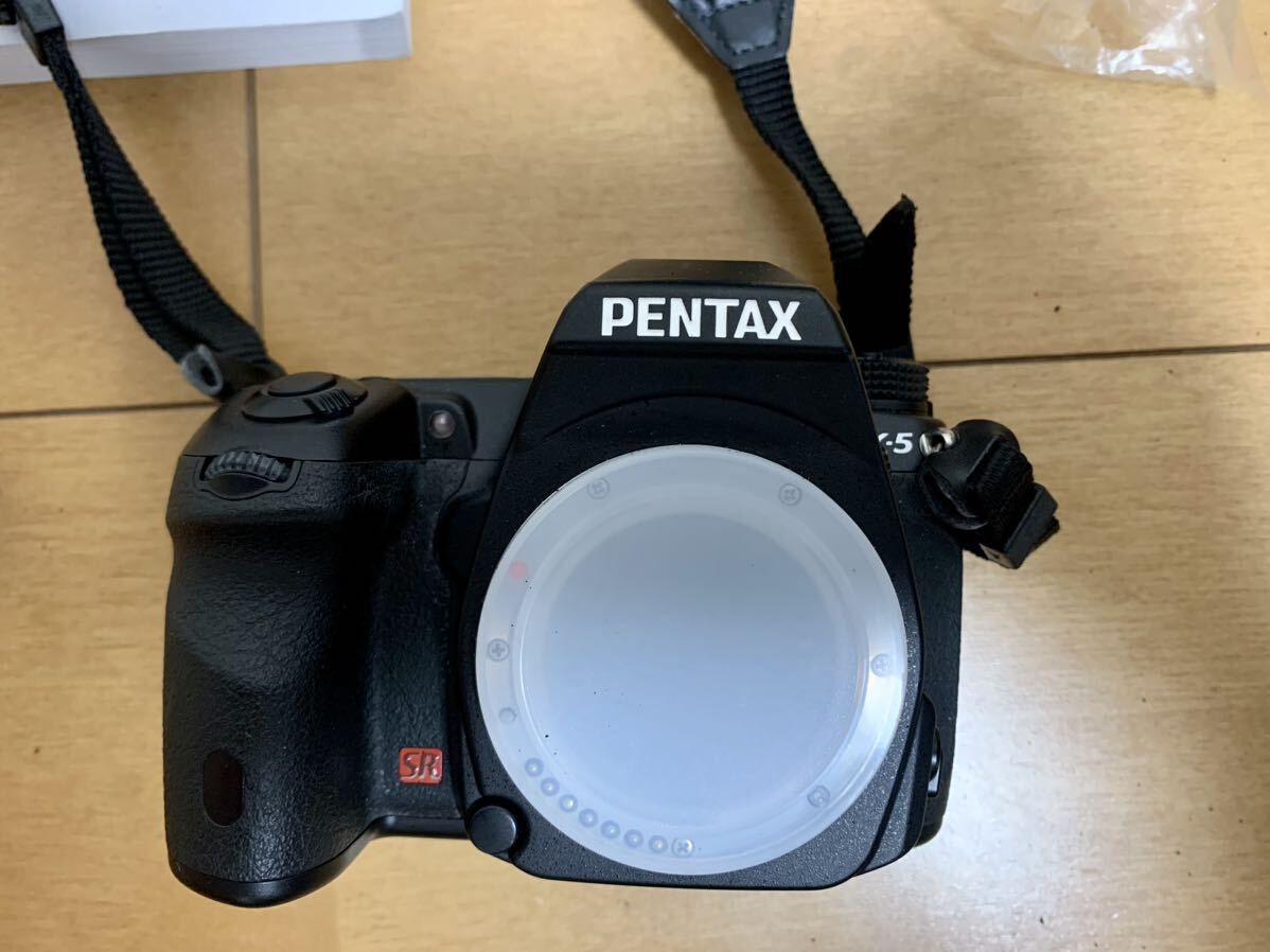 1000円スタート ペンタックス PENTAX デジタル一眼レフカメラ k-5 付属品 箱付き 通電確認済み_画像2