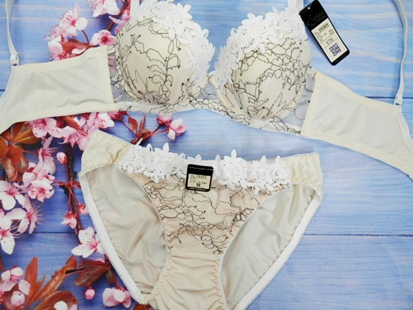 A75011-Y A75/M【1點(diǎn)限り商品】ブラ?ショーツセット ランジェリー インナー 下著 脇高ブラジャー