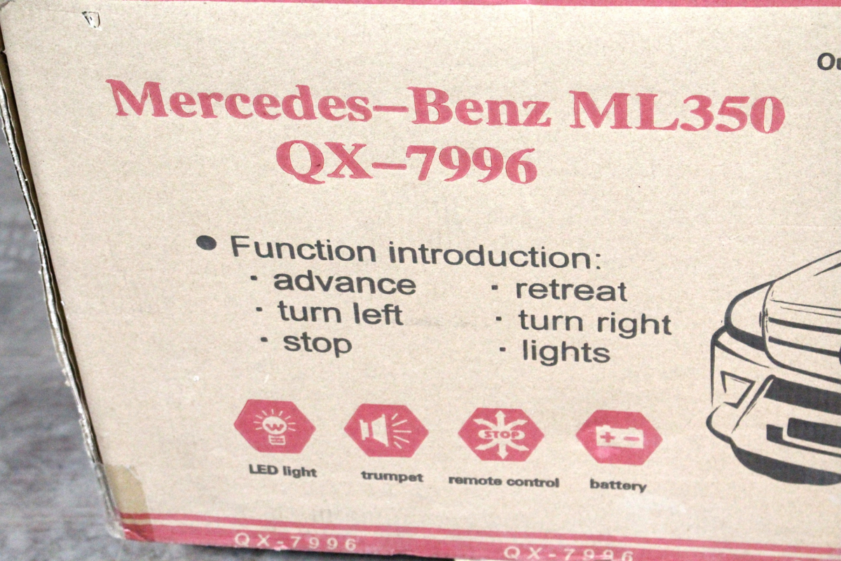 【ト長】Mercedes-Benz メルセデスベンツ ML350 電動乗用車 乗用玩具 子供用 車 外車 レッドカラー ACアダプター 箱付き IR000IOE53_画像3