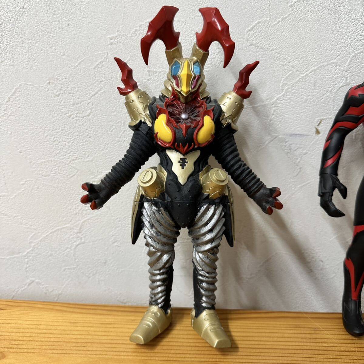 UTn829 【ソフビまとめ】ウルトラ怪獣DX スカルゴモラ サンダーキラー キングギャラクトロン ペダニウムゼットン ベリアル 現状品_画像4