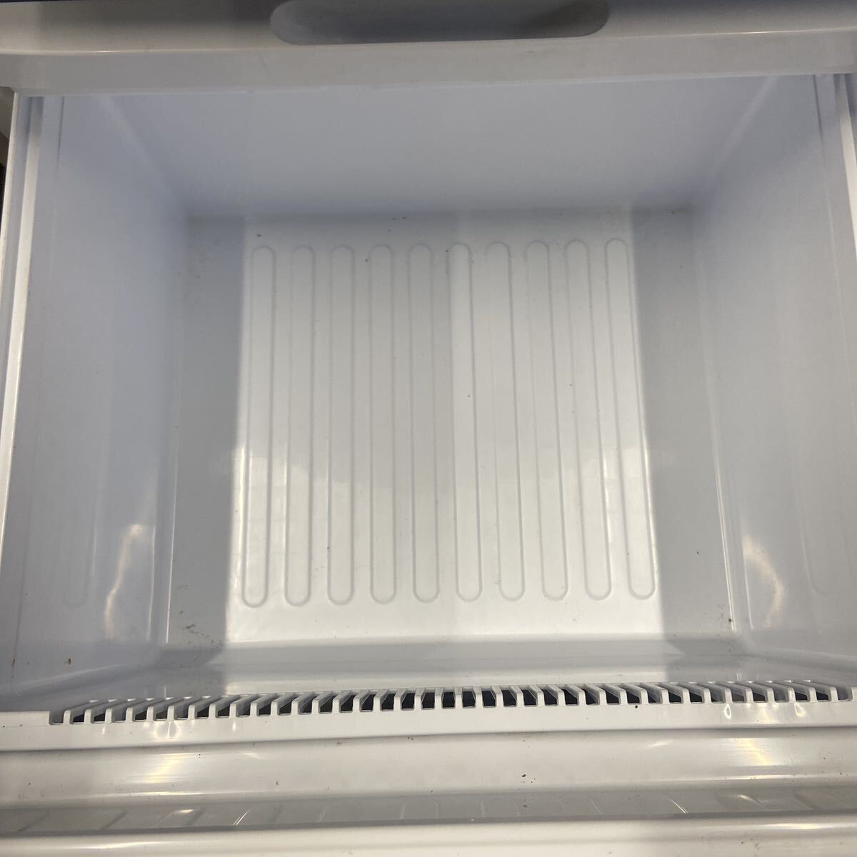 UTt553【動作品】SHARP ノンフロン冷凍冷蔵庫 350L 2020年製 SJ-W352F-S シャープ 両開き _画像7