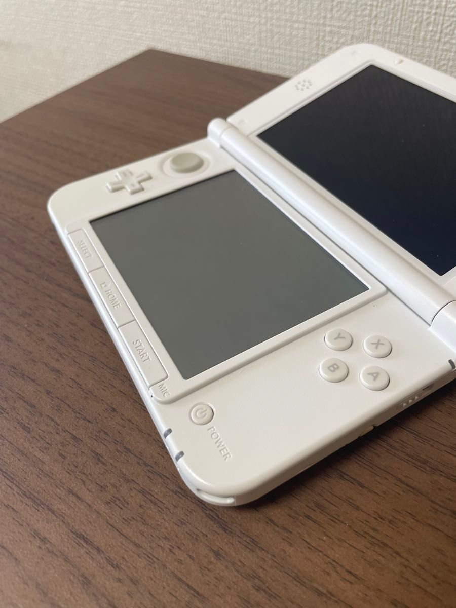 任天堂3ds LL ピカチュウ  イエロー　ポケモンセンター