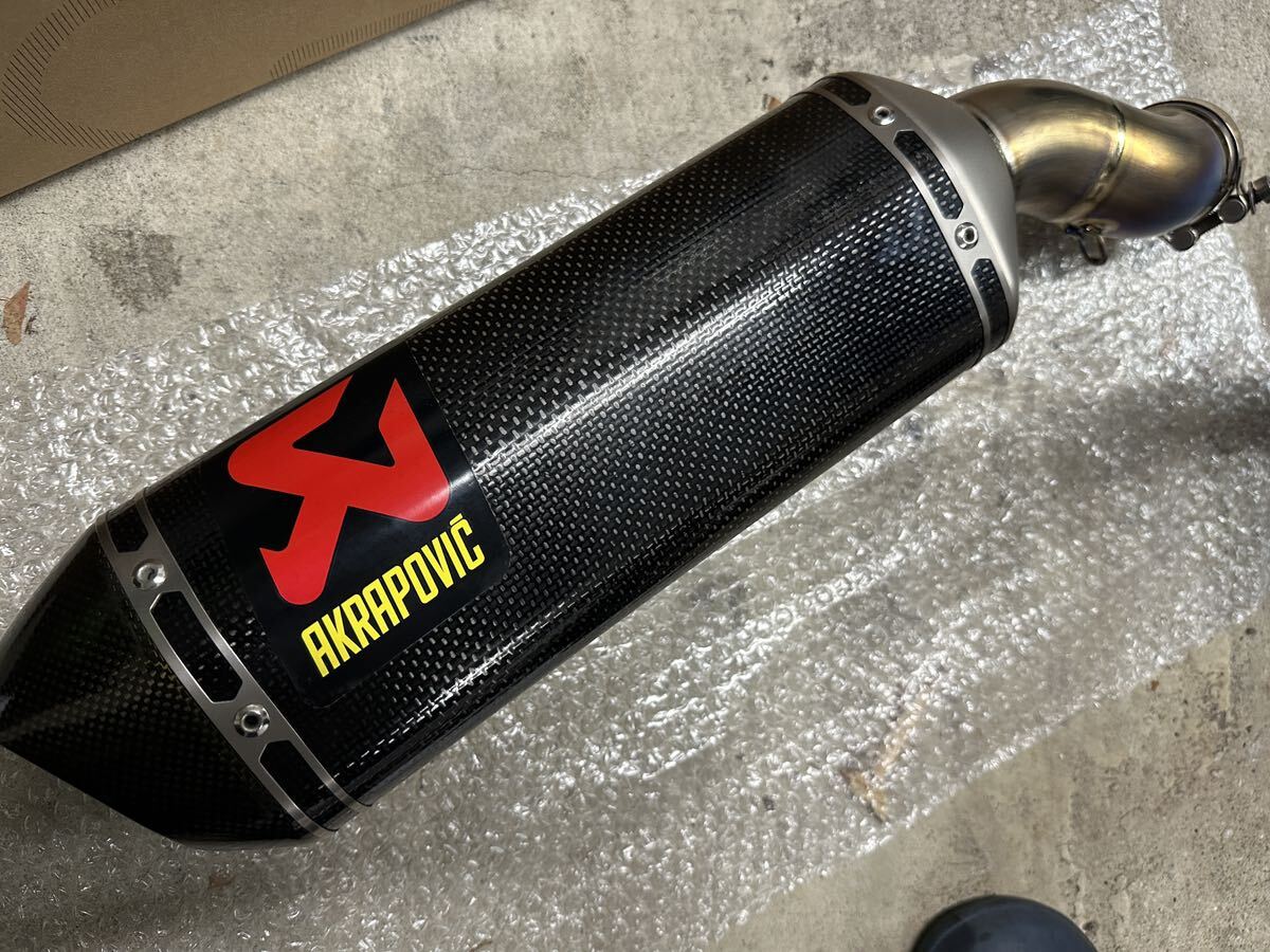 カワサキ ZX10R 2016〜2020年？AKRAPOVIC カーボン スリップオンマフラー アクラポビッチスリップオン JMCAプレート付き 美品です。_画像1