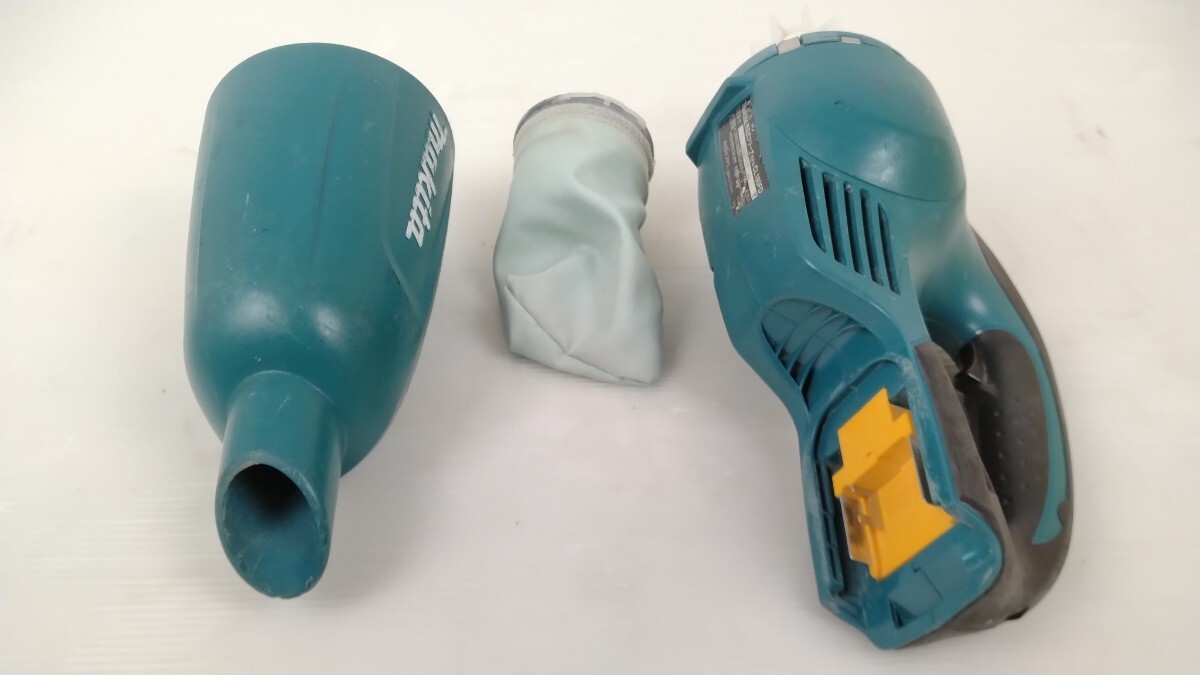  Makita rechargeable cleaner CL180FD 18V body only used Junk 