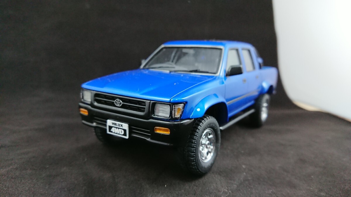 アオシマ 1/24 トヨタ LN107 ハイラックス