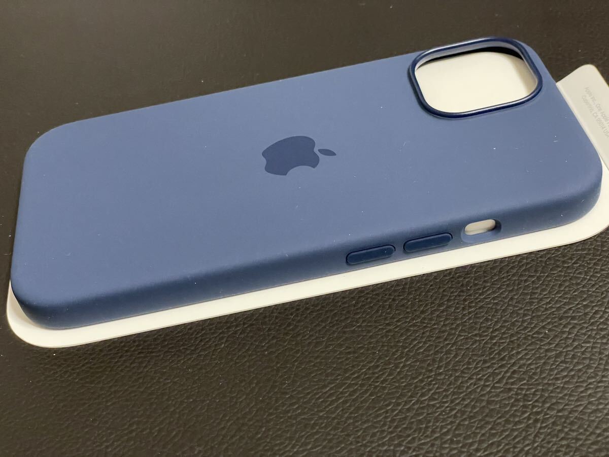 Apple アップル 純正 iPhone 15 シリコンケース・ストームブルー 新品の画像6