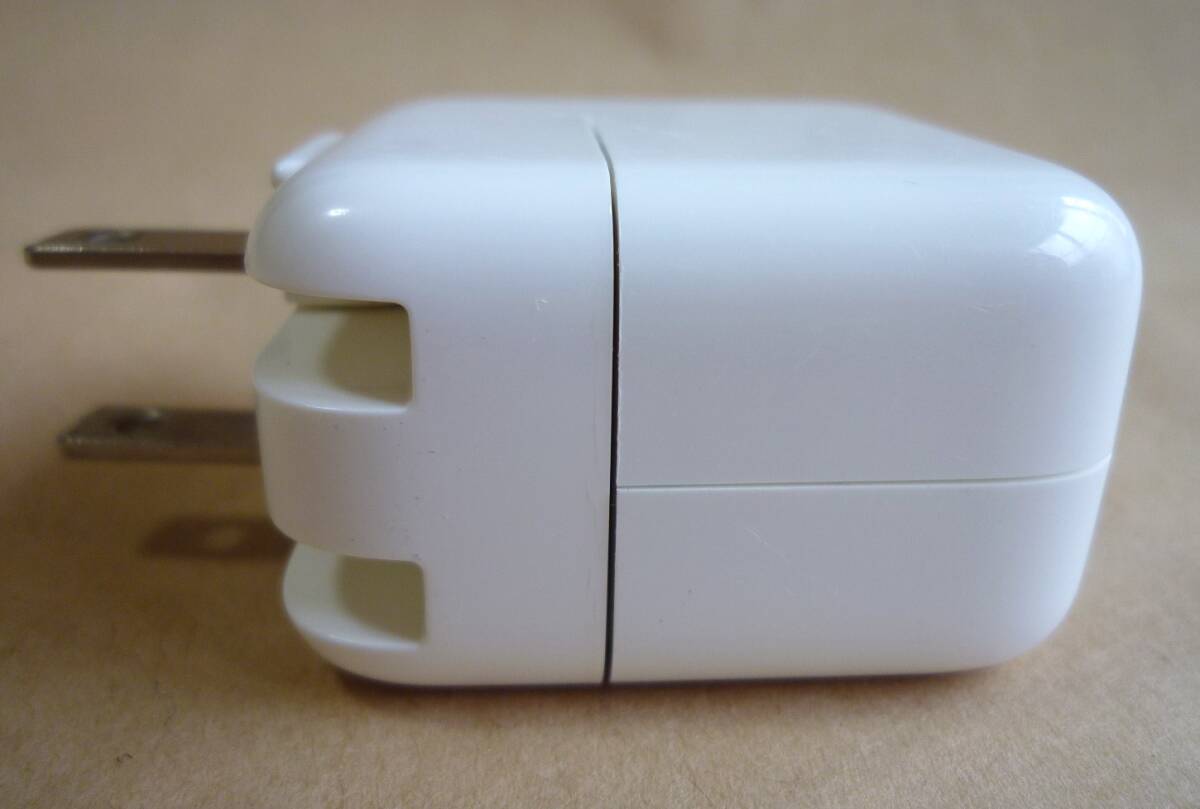 純正 Apple アップル USB充電器 12W USB Power Adapter ホワイト 白 A1401 5.2V 2.4A ACアダプタ 電源アダプタ　_画像6