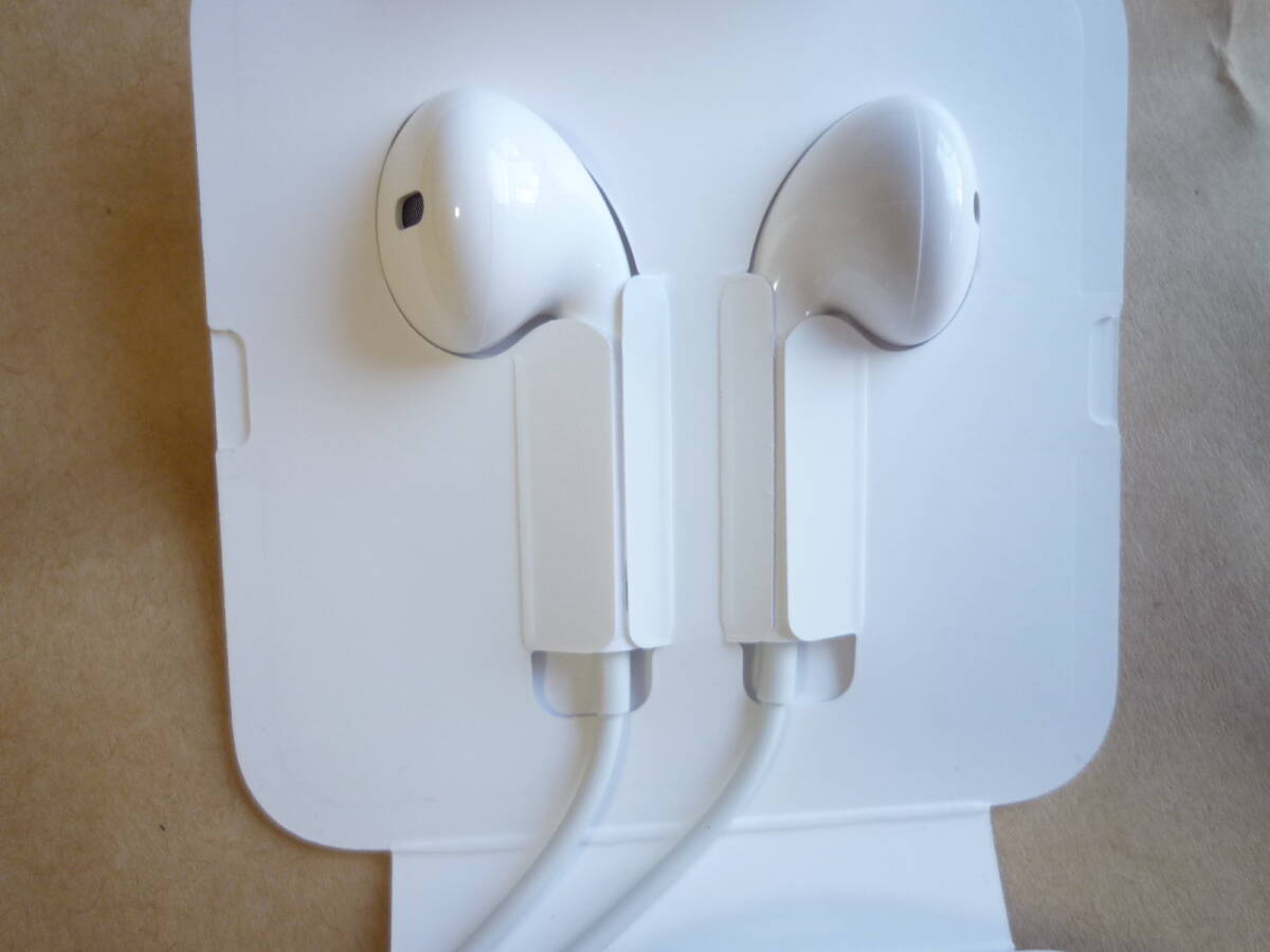 未使用 Apple アップル 純正 イヤホン EarPods with Lightning Connector ライトニング端子 イヤフォン ヘッドセットiPhoneイヤーポッズ の画像5