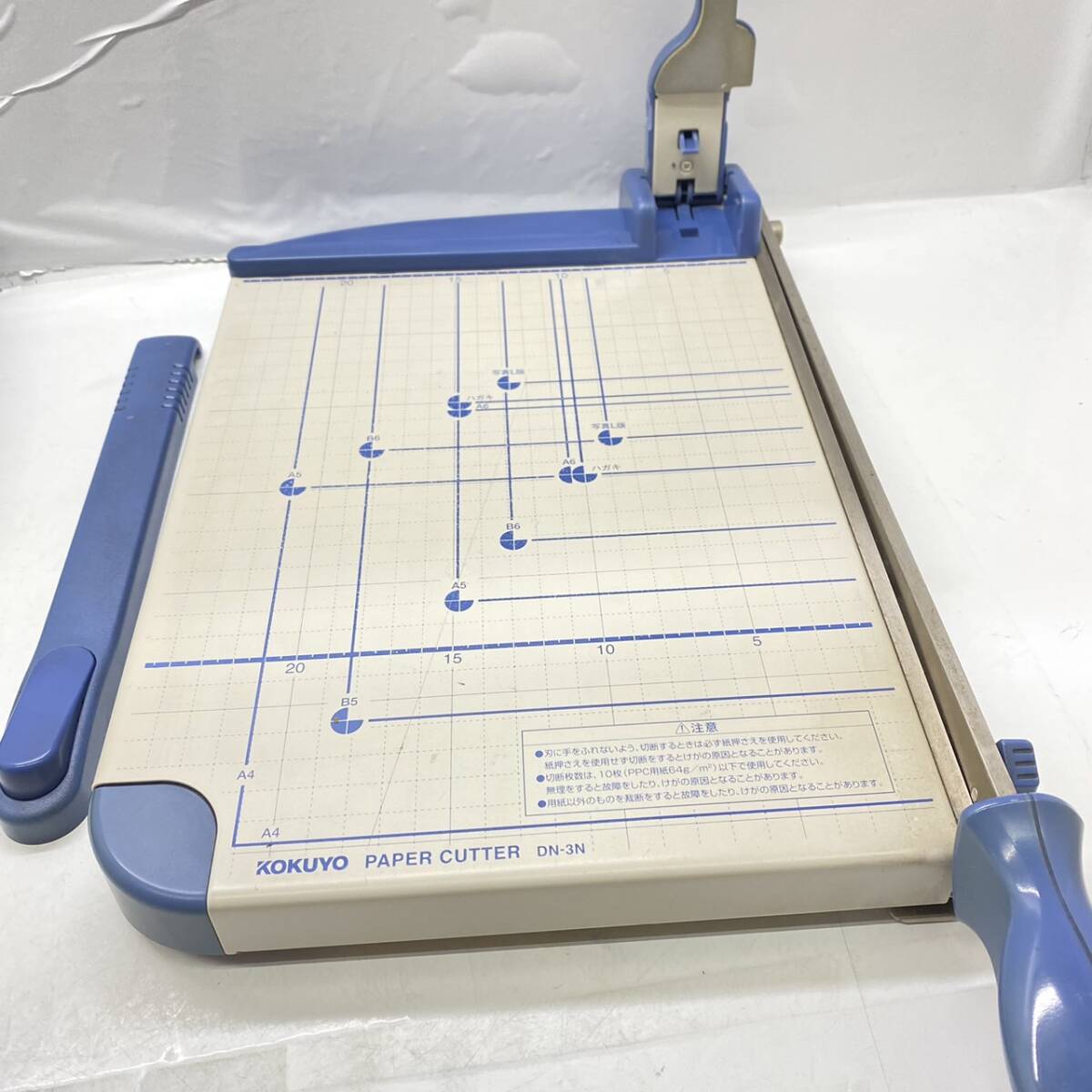 送料無料g30562 コクヨ KOKUYO ペーパーカッター ロータリー式 DN-61N A3サイズ対応 PAPER CUTTER 裁断機の画像6