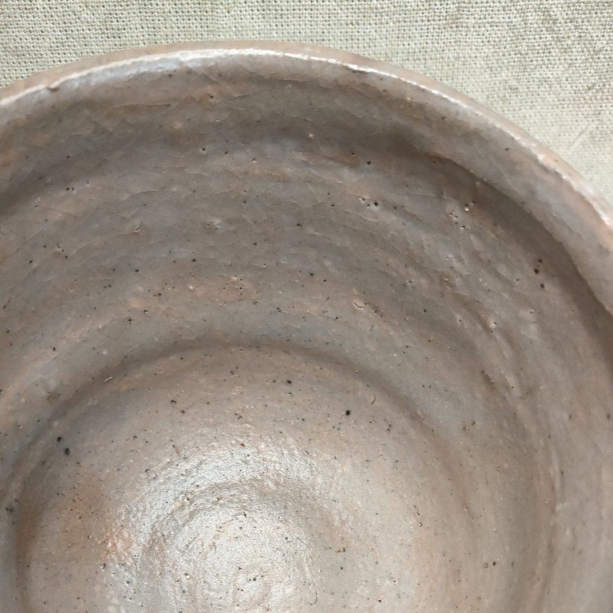 筒型茶碗　 唐津焼　長石釉茶碗　轆轤目跡茶碗