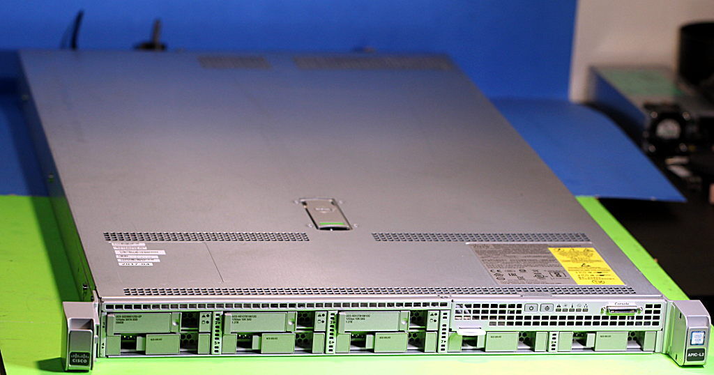 Cisco ACI version 5.3(2a) APIC-SERVER-L2 Large Serverの画像1