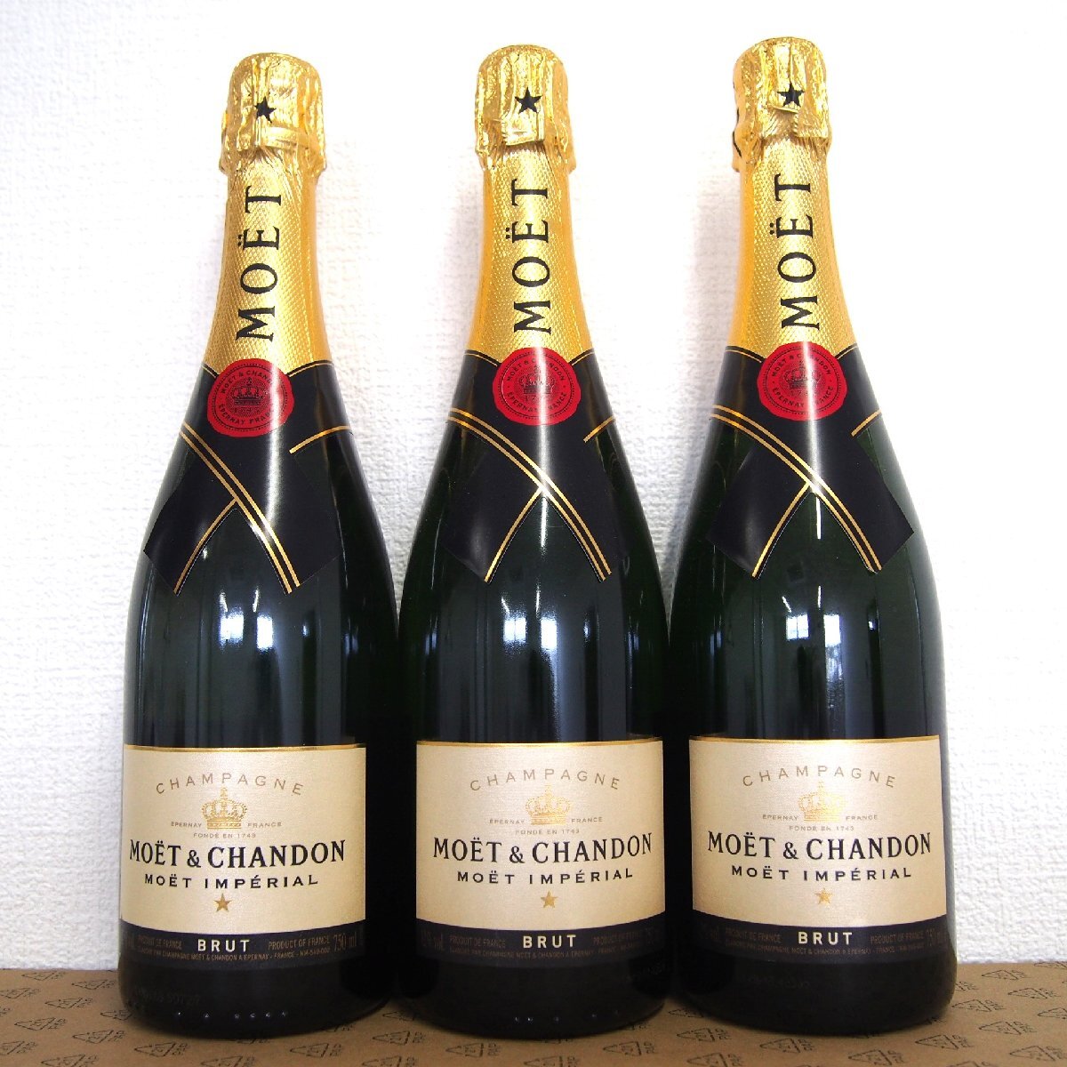 [9356-003S] MOET&CHANDON yellowtail .to Anne pe real 3 pcs set [ used * not yet . plug ]moe*e* car n Don champagne 750ml 12%..