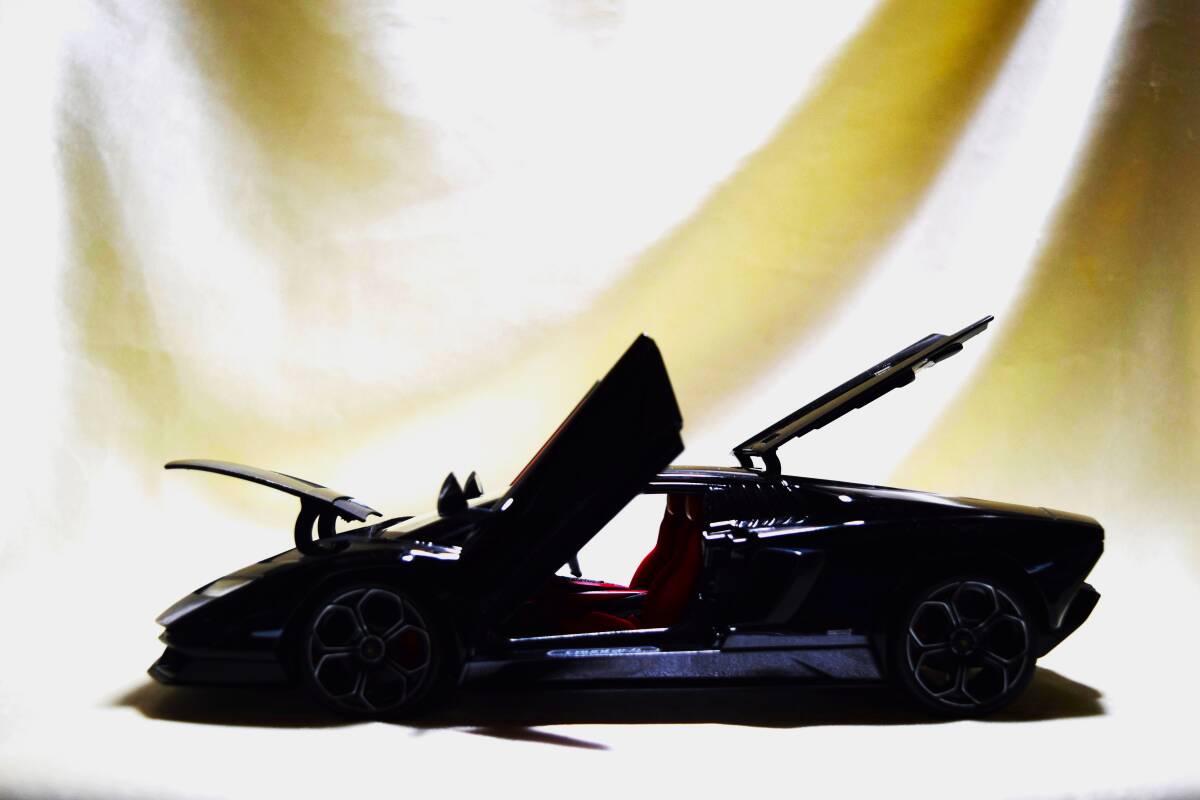 新品マイスト1/18【Maisto】◆Lamborghini Countach UP1 800-4◆ミニカー/ランボル/フェラーリ/BMW/アウディ/ポルシェ/オートアート_画像10