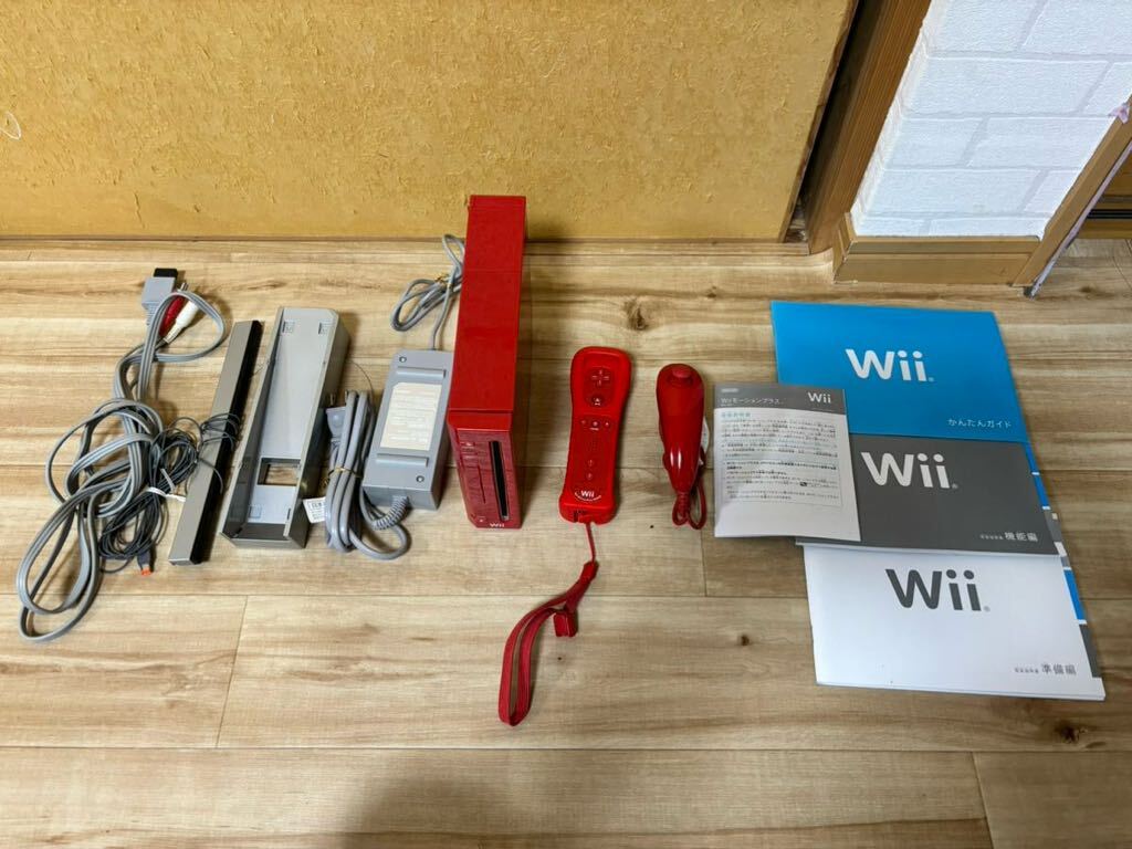 通電確認済み　NINTENDO 任天堂　Wii本体 赤　レッド　RVL-001/コントローラー、アダプター、取説など画像の物全て　※ソフト認識OK_画像1